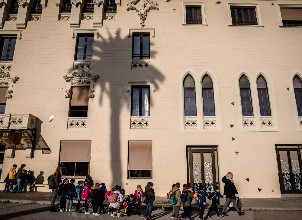 La façana del centre de Sarrià